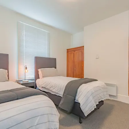 4 Bedroom House - Hobart Cbd - Free Parking - Free Wifi Exterior photo