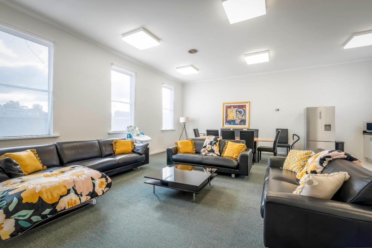 4 Bedroom House - Cbd - Free Parking - Free Wifi Holiday home *